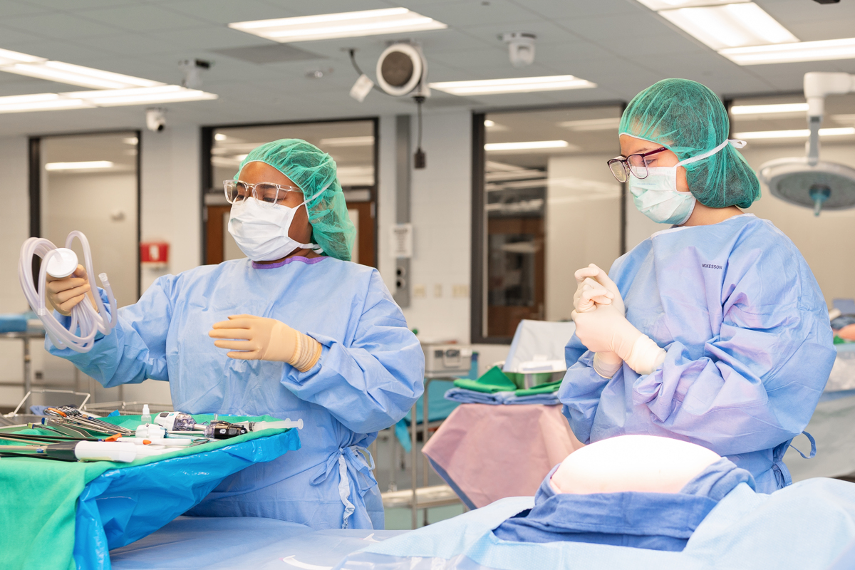 surgical students in lab